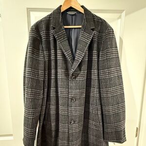Elegant Men’s Plaid Overcoat